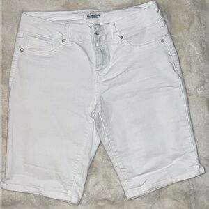 d. jeans Women's Classic White Bermudas
